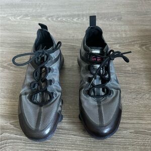 Nike air vapor max size 6Y